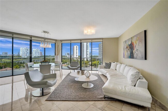 Building Photo - 20281 E Country Club Dr