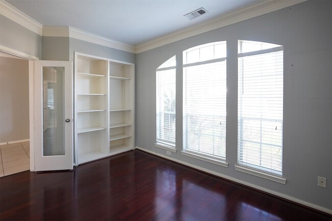 Building Photo - 2403 Blue Shadow Dr