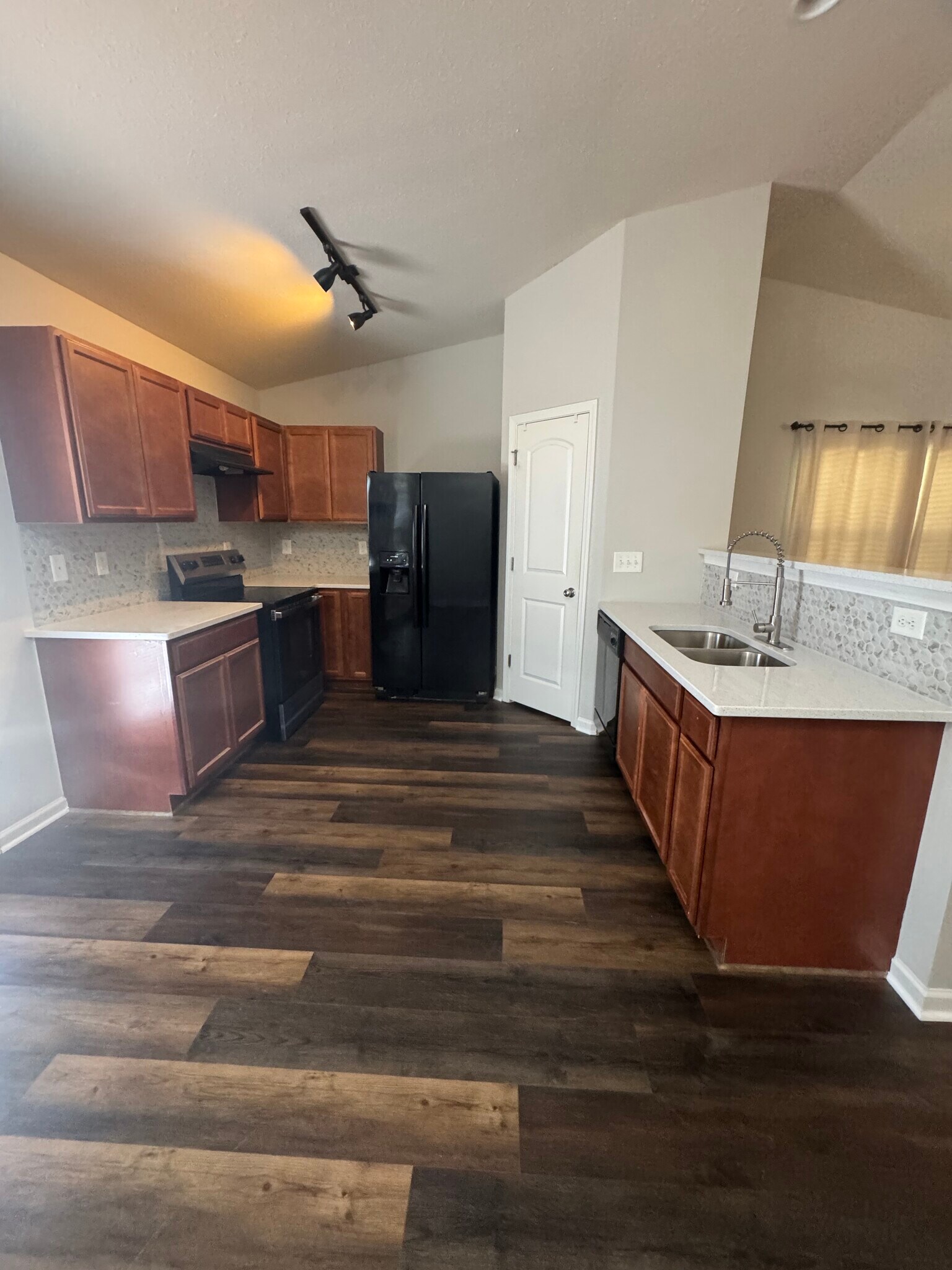 Building Photo - 1617 Friendly Rd