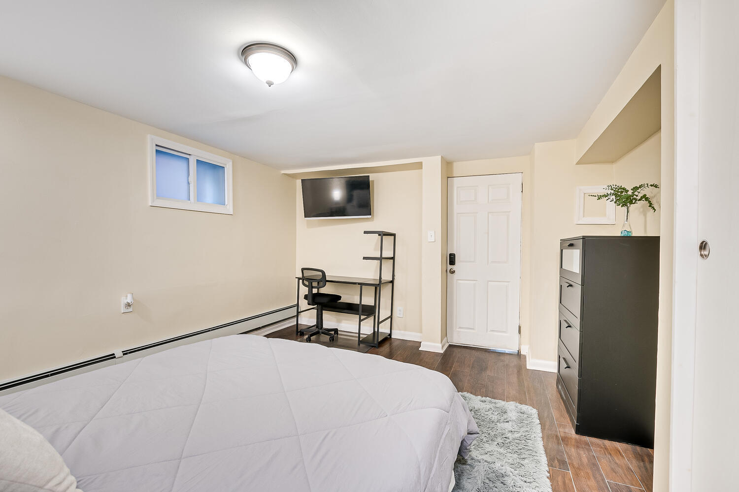 Building Photo - 46 Van Houten Ave