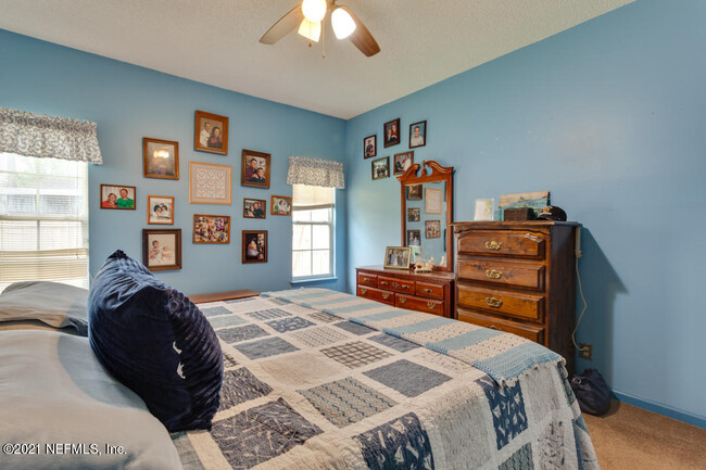Building Photo - 1827 Wildwood Creek Ln