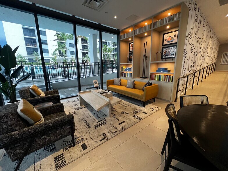 Building Photo - 133 NE 24th St