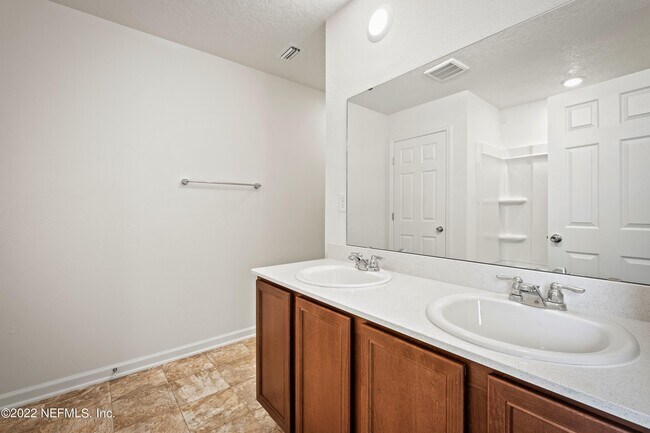 Building Photo - 12850 Buckhorn Ln