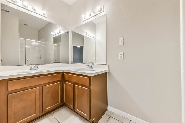 Building Photo - 3107 Braepark Ct