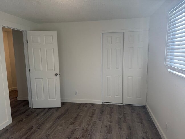 Building Photo - Updated 2 bedroom 1.5 bath duplex in Thurston!