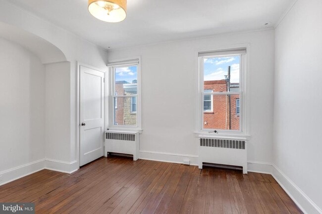 Building Photo - 821 N Bambrey St
