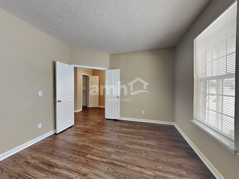 Building Photo - 6534 Amherst Way