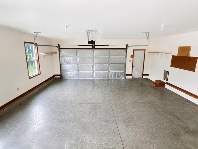 Building Photo - 1185 Eller Wood Dr