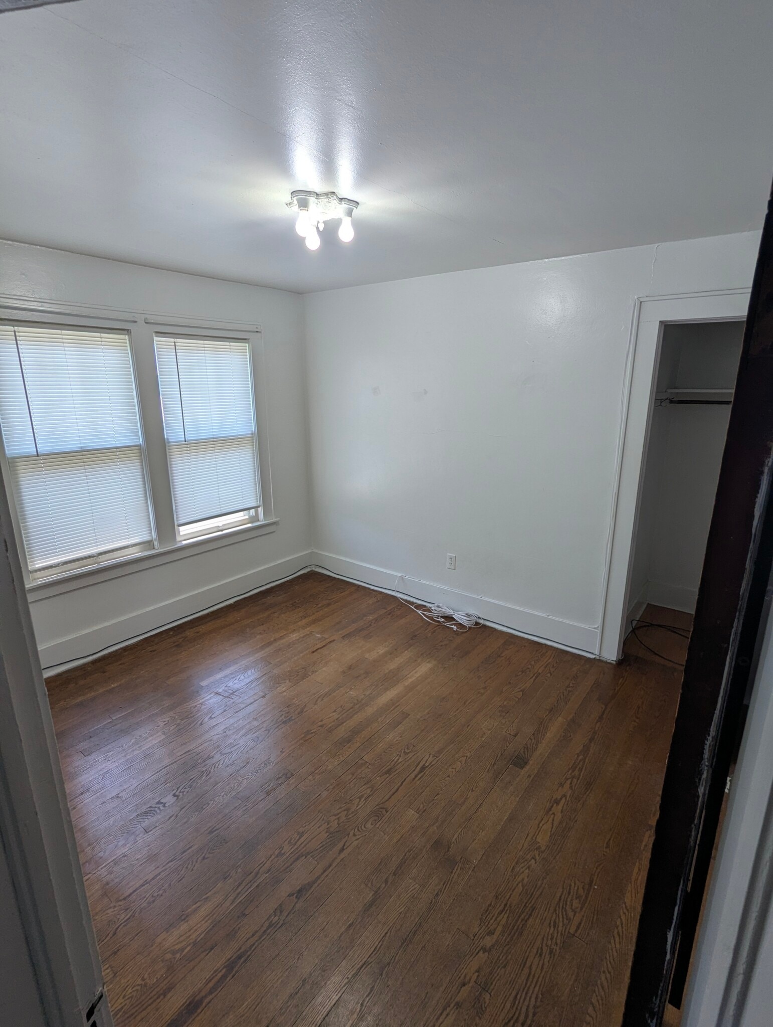Building Photo - 534 Kenwick Dr