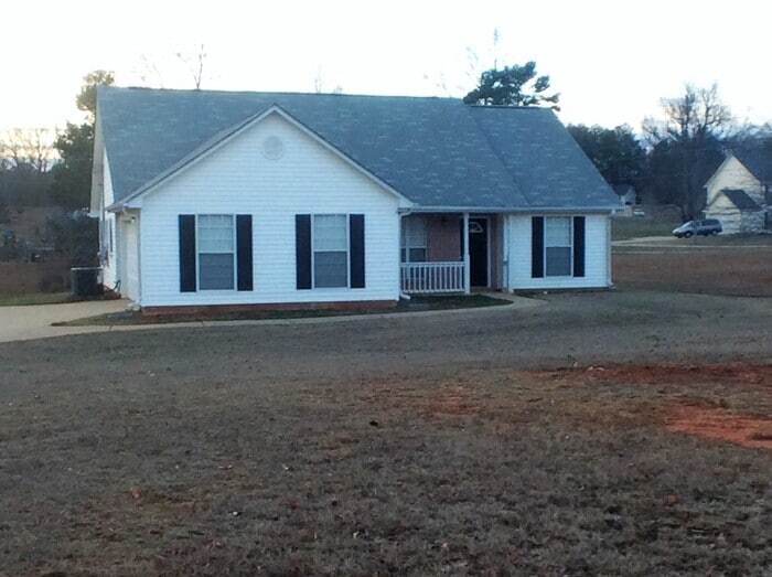 Building Photo - 2266 Stroud Rd