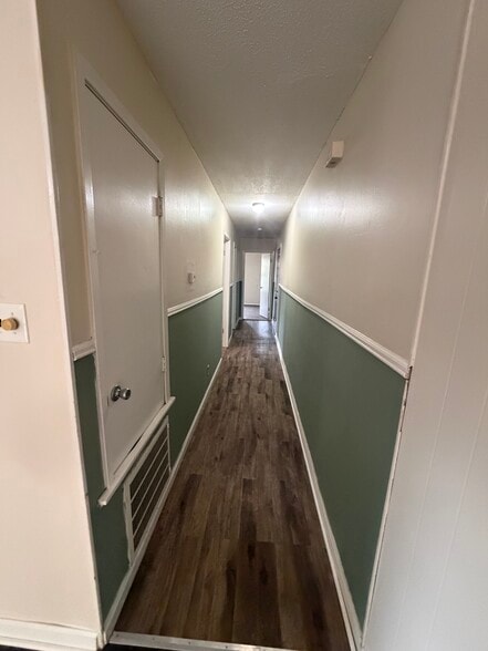 Building Photo - 113 Marble St