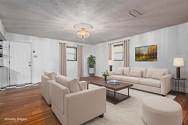 Building Photo - 1219 Park Ln