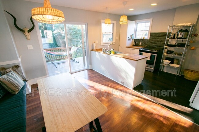 Building Photo - House for rent Swisshelm Park