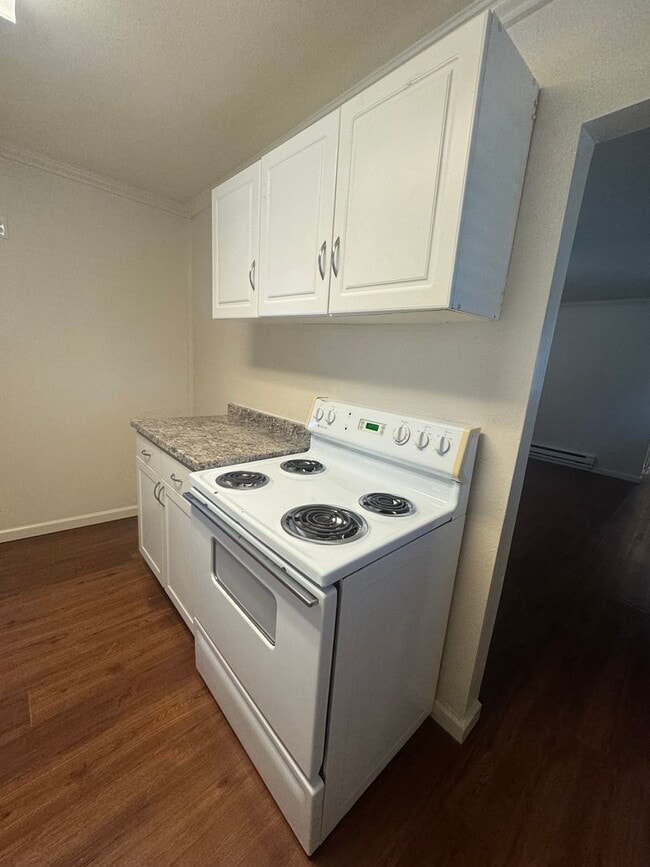 Building Photo - 1 BED/1 BATH IN REDDING