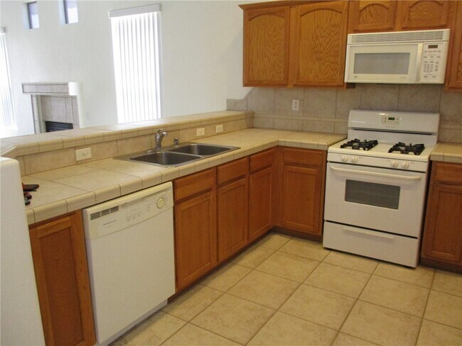 Building Photo - 2675 Desert Flowers Dr
