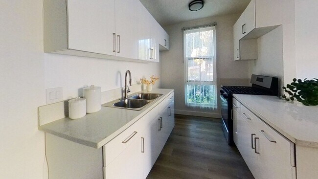 Building Photo - 1818 W Sumac Ln