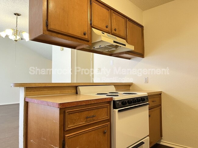 Building Photo - 214 Kettler Dr
