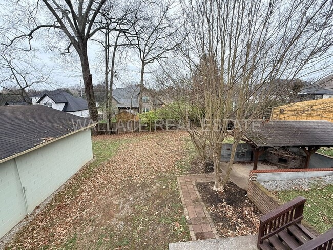 Building Photo - 4 BEDROOM, 3.5 BATHROOM HOME IN BEXHILL!