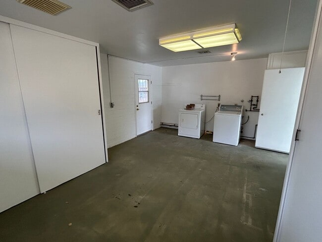 Building Photo - 10551 W Prairie Hills Cir