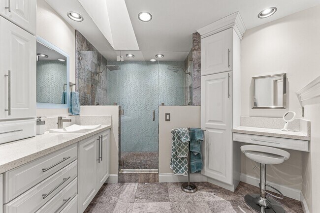 Building Photo - 5218 Windsor Parke Dr