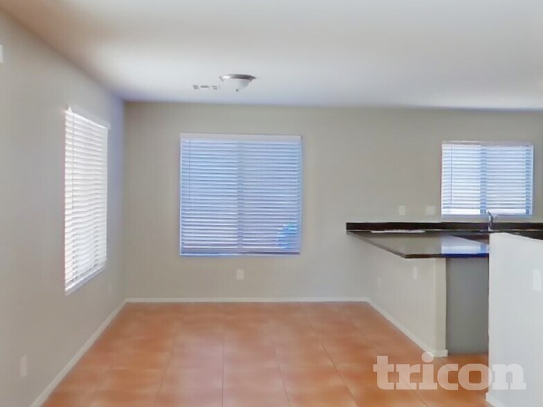 Building Photo - 10625 W Monte Vista Rd