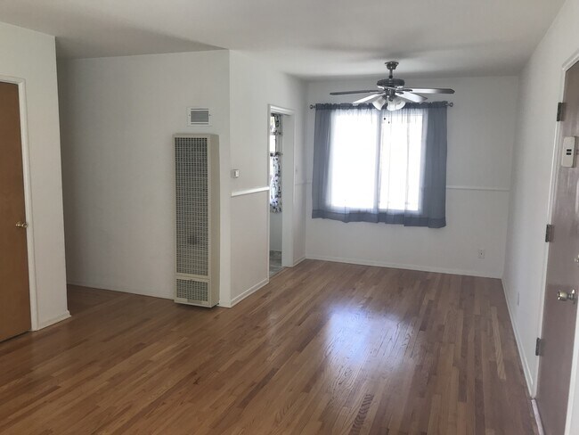 Building Photo - 1055 Thompson Ave