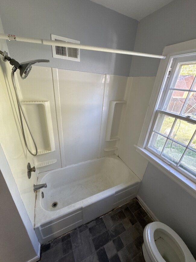 Building Photo - 2127 3rd Ave N