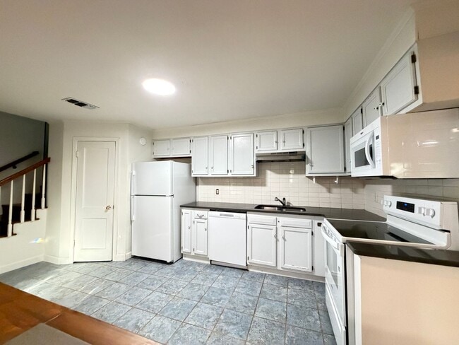 Building Photo - 5 Bed 3 Bath Home in Ruston