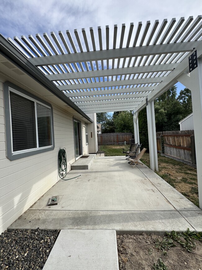Building Photo - 426 W Arizona Ln