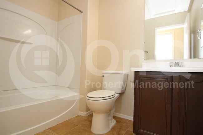 Building Photo - 1366 S Sabino Dr