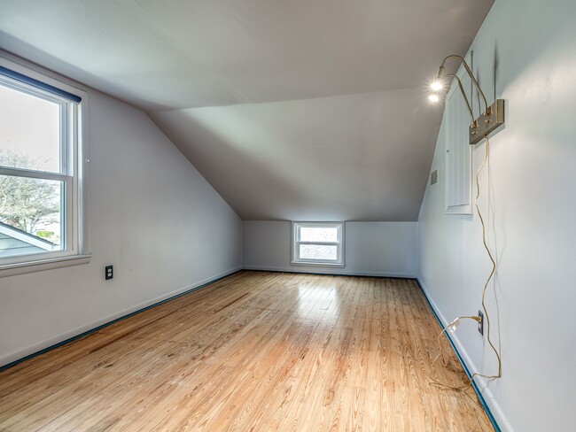 Building Photo - 458 S Indianapolis Ave