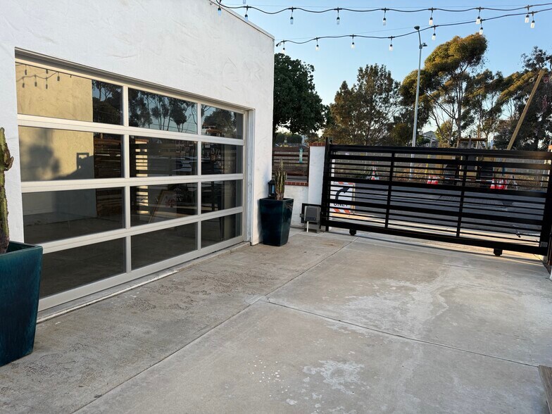 Building Photo - 1208 S 32nd St