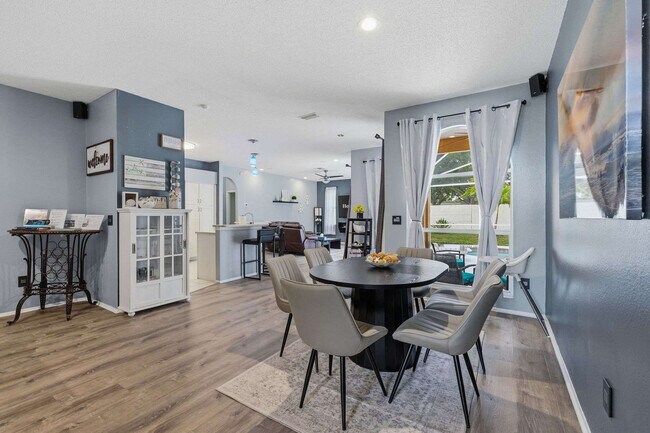 Building Photo - 11509 Glenmont Dr