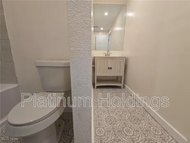 Building Photo - 10306 Winthrop Rd