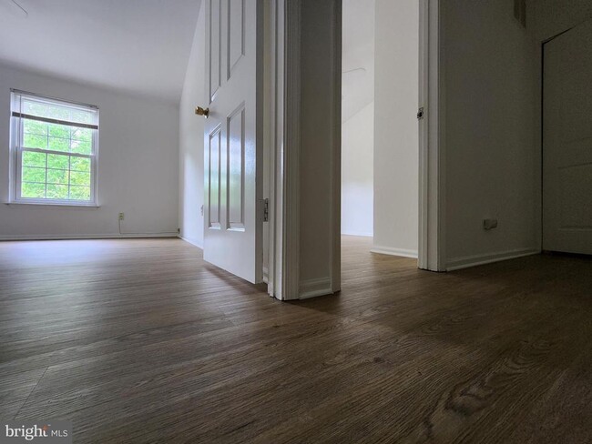 Building Photo - 2 Island Run Ct