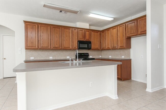 Building Photo - 6103 Menor Crest Dr