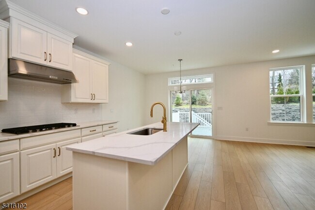Building Photo - 26 Arowana Rd