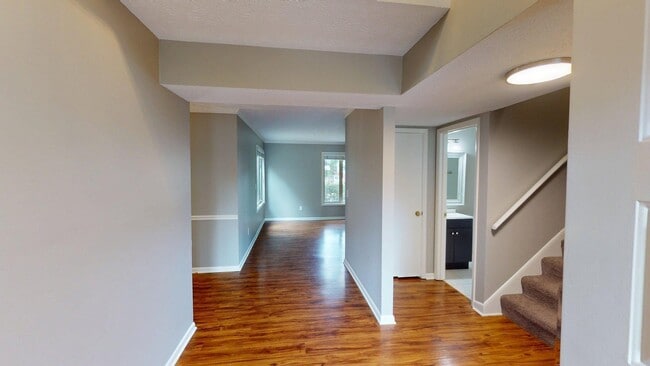 Building Photo - 2140 Fort Harrods Dr
