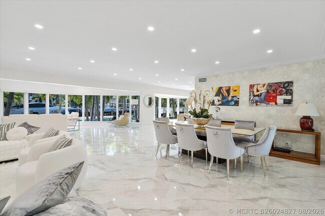 Building Photo - 207 Royal Palm Dr