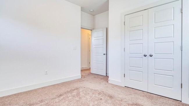 Building Photo - 2215 Capulet St