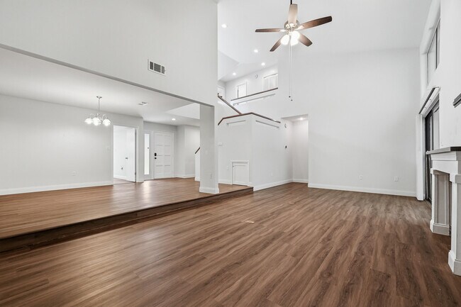 Building Photo - 114 Gleneagles Dr