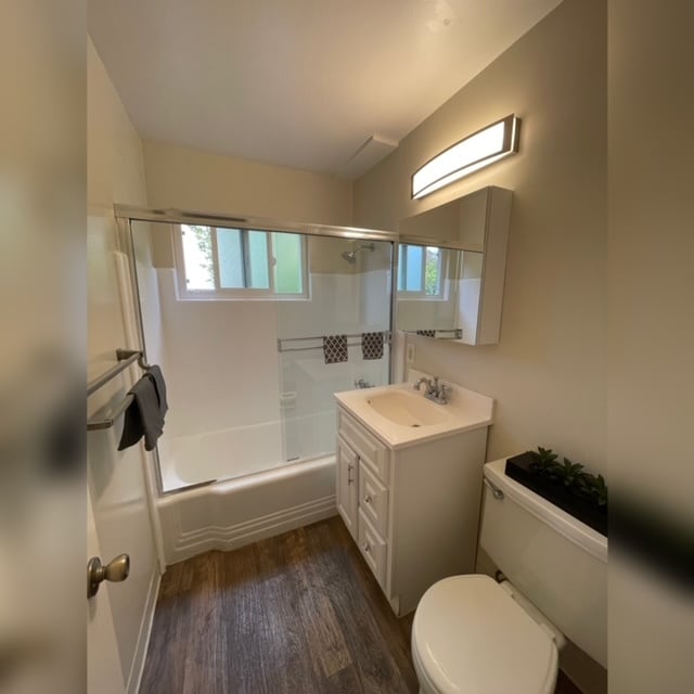 Bathroom - 320 Waverley St