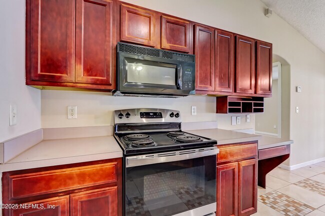 Building Photo - 9703 Cedar Ridge Dr W