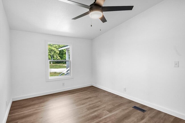 Building Photo - 17982 CR 4104