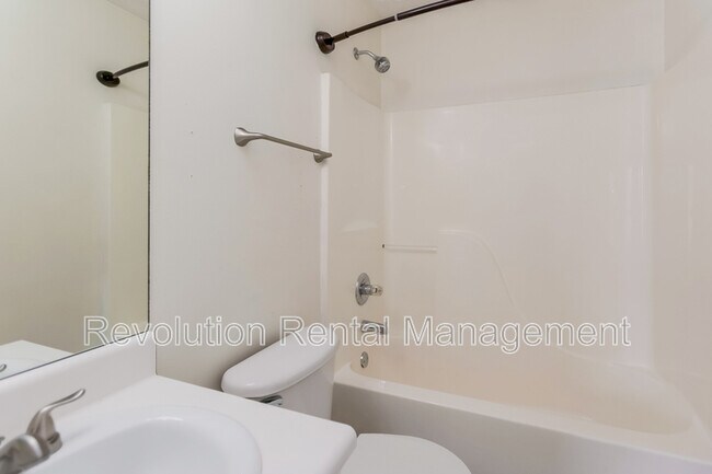 Building Photo - 107 Timber Ridge Dr
