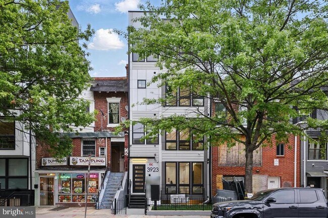 Building Photo - 3923 14th St NW