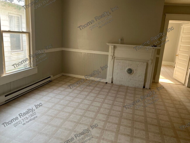 Building Photo - 1314 Clark St