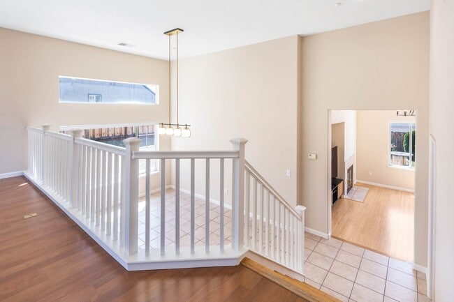 Building Photo - Gorgeous 4 Bedroom with SOLAR in Shadow Lakes!