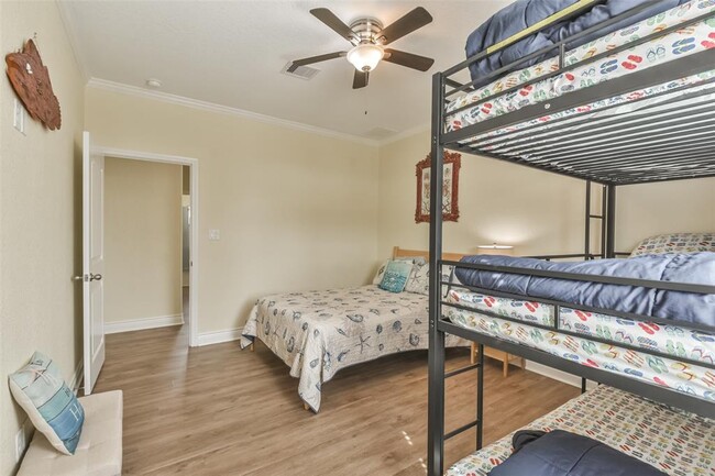 Building Photo - 4022 Fort Bend Dr