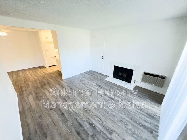 Building Photo - 529 Sandalwood Pl